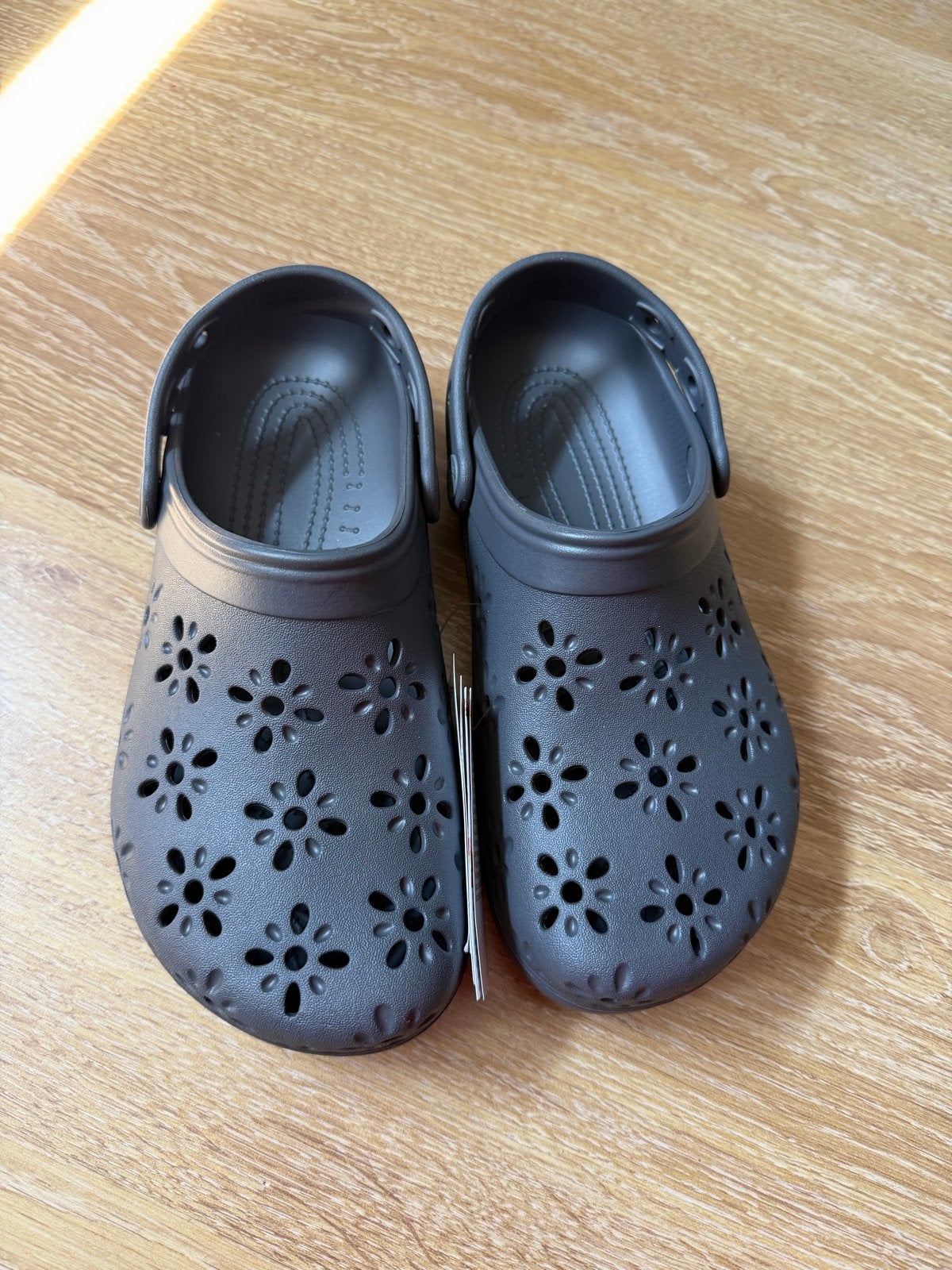 Crocs - Maat 38/39, Verzenden, Nieuw, Zwart, Slippers