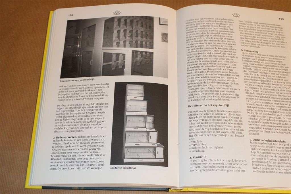 Kanaries — Kweken, Zang, Kleur & Postuur [Handboek], Ophalen of Verzenden, Zo goed als nieuw, Honden