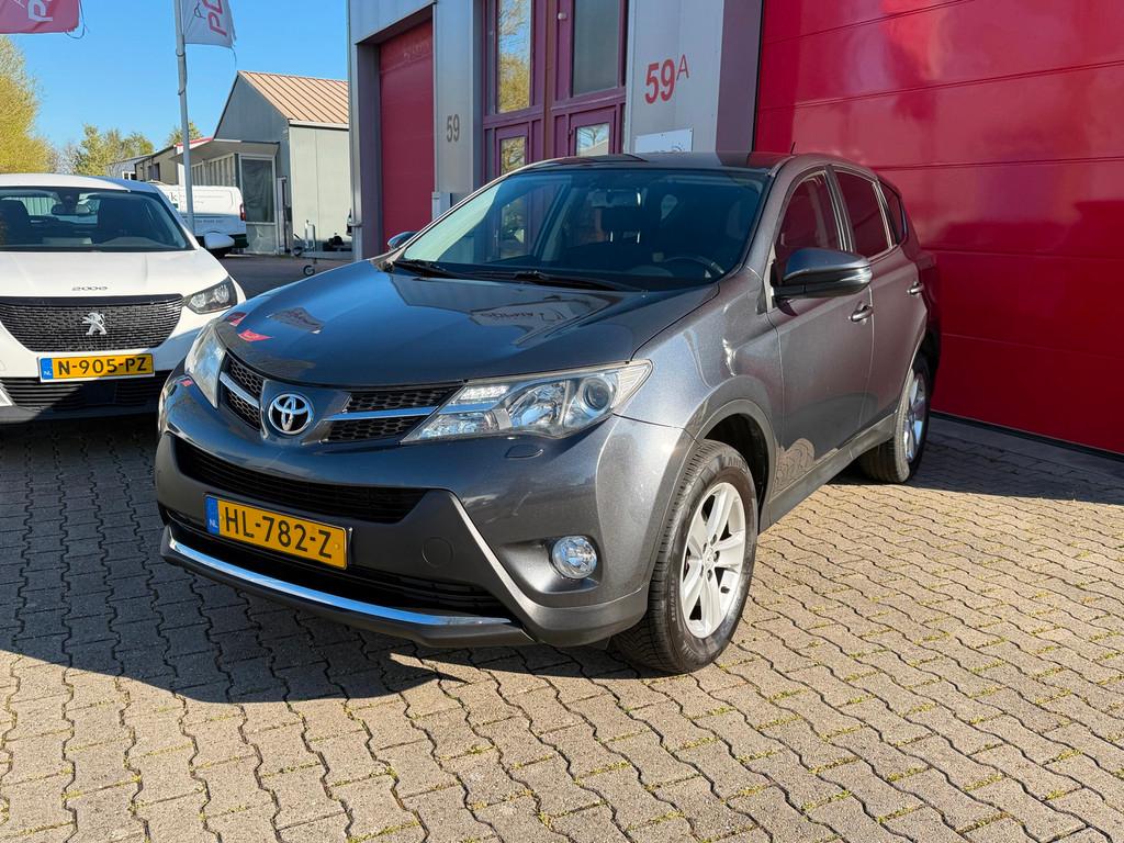 Toyota RAV4 2.0D Dynamic, Trekhaak, stoelverwarming, camera,, Auto's, Toyota, Voorwielaandrijving, Stof, Gebruikt, 4 cilinders