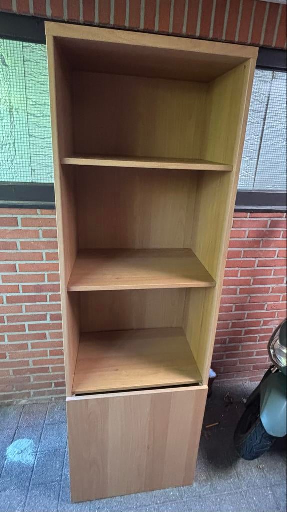 Houten boekenkast met deurtje en planken, Ophalen, Gebruikt, 50 tot 100 cm, 150 tot 200 cm