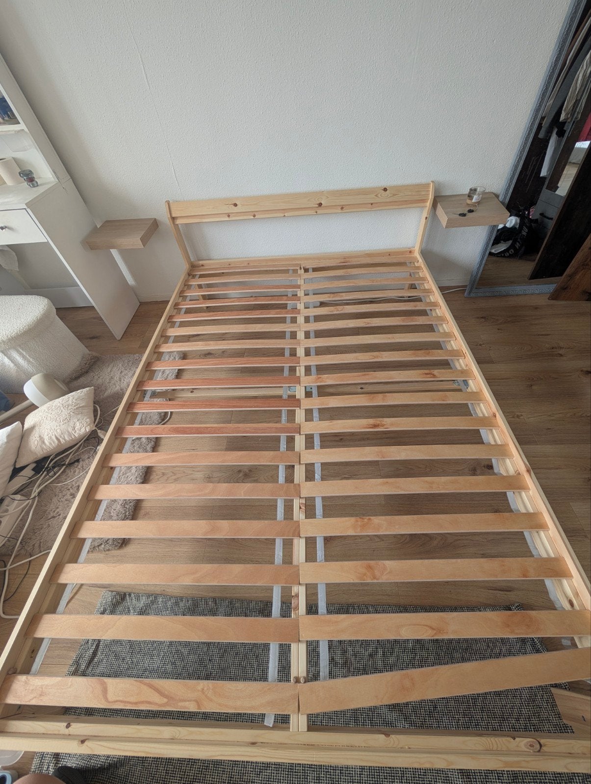 IKEA NEIDEN bedframe met IKEA Vesteröy matras 140x200, Ophalen
