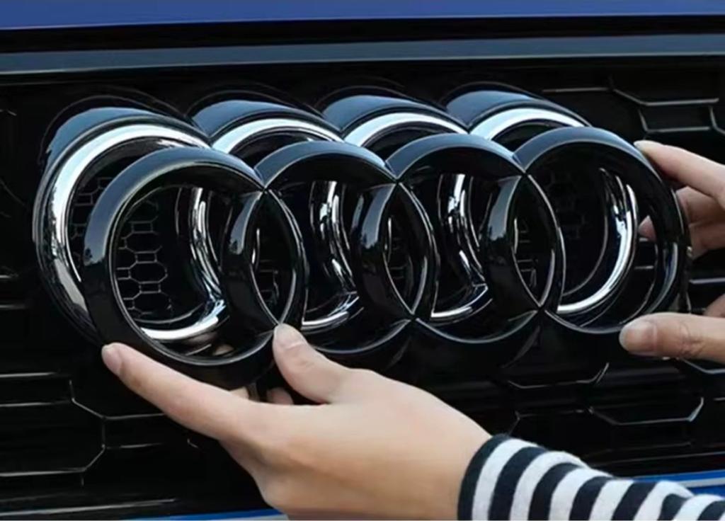 Audi grill logo, Ophalen of Verzenden, Audi