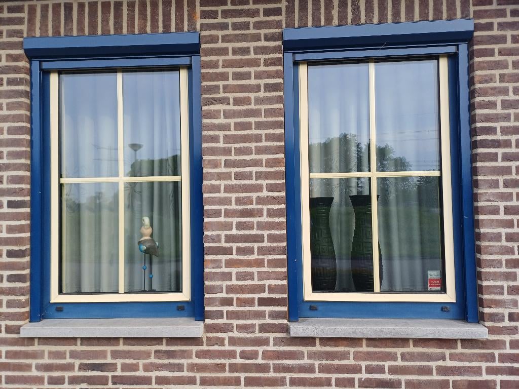 2 X aluminium draai / kiep raam, Ophalen, Gevelraam of Ruit, Gebruikt, 80 tot 120 cm