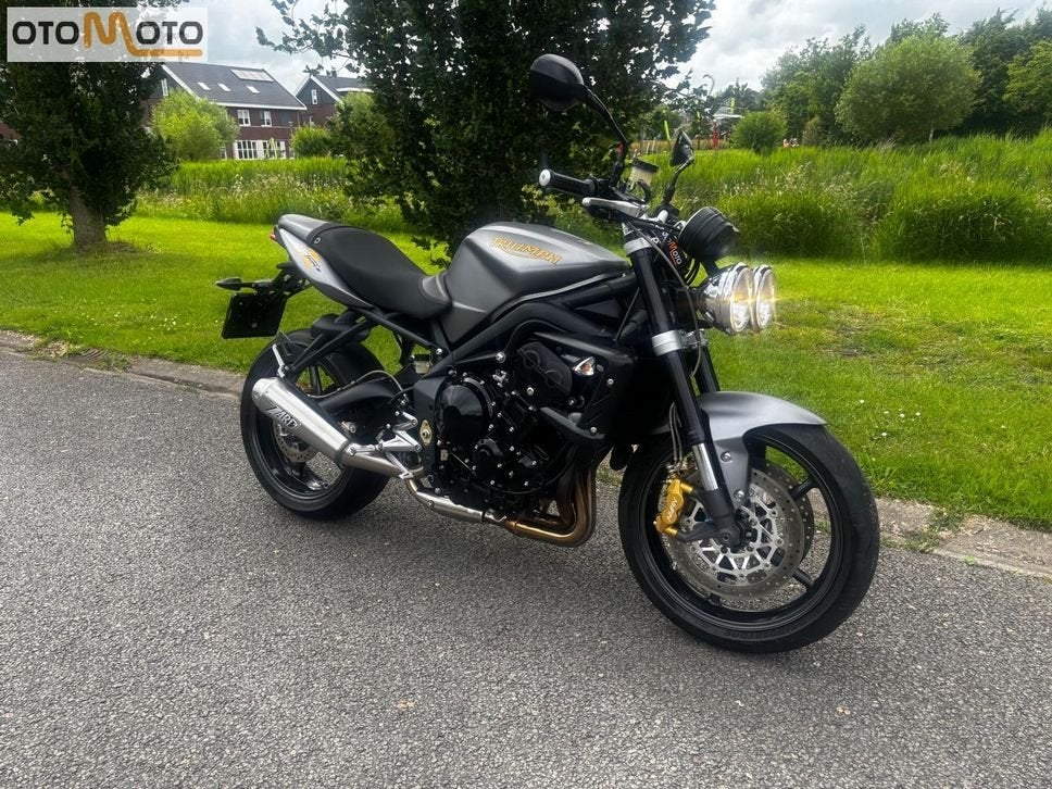 TRIUMPH STREED TRIPLE R 675 (bj 2010), Motoren, 675 cc, Motorrijbewijs A, Bedrijf, Meer dan 35 kW