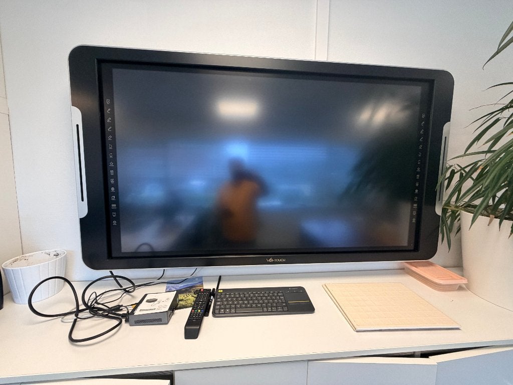 Vidi Touch screen 65 inch, 50 Hz, LCD, Zo goed als nieuw, 100 cm of meer