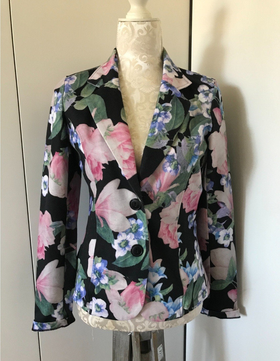 Gebloemde Blazer van LIV, Kleding | Dames, Maat 38/40 (M), Overige kleuren, Ophalen of Verzenden, Zo goed als nieuw
