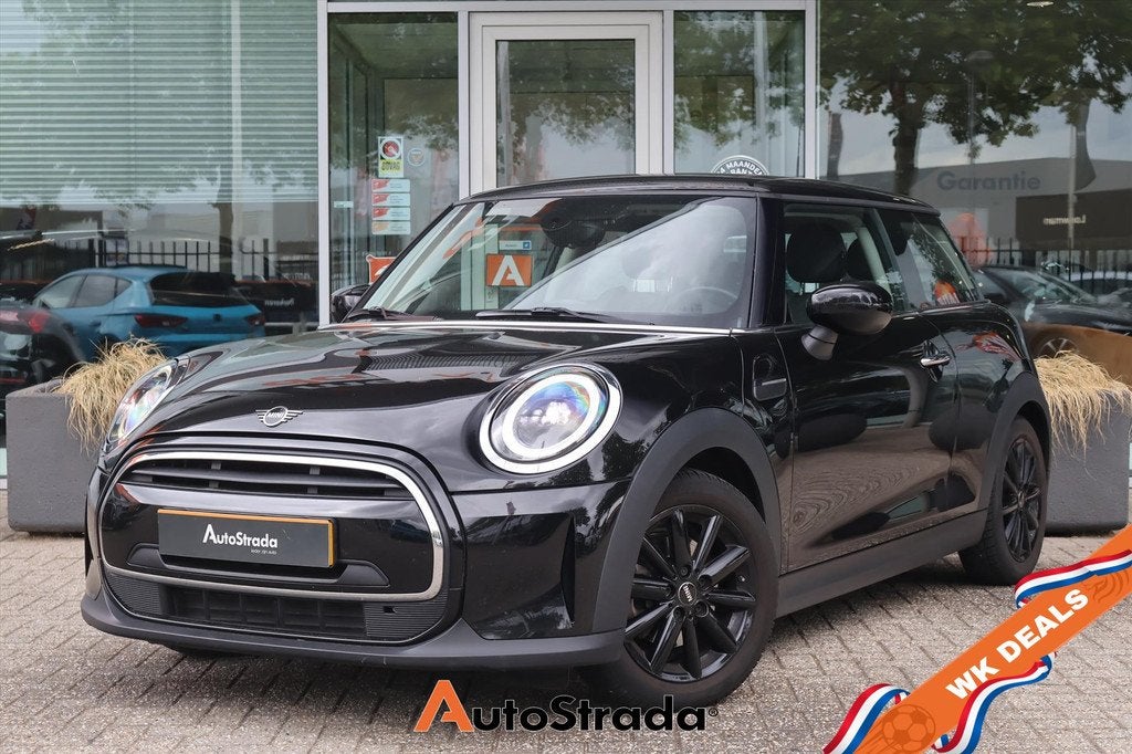 Mini Mini 3-Deurs (f56) 1.5 Business Edition 102pk | Automaa, Auto's, Mini, Gebruikt, Met garantie (alle), 4 stoelen, Leder en Stof