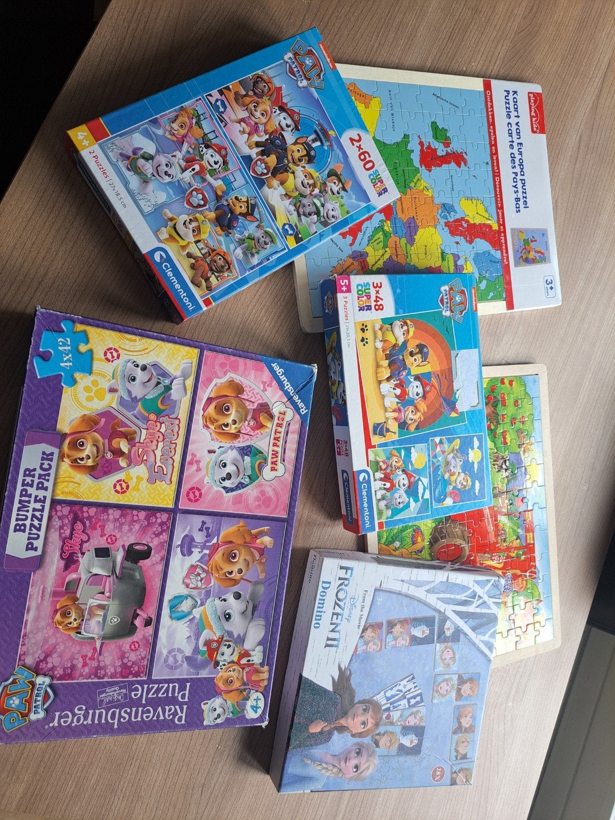 Puzzels Paw Patrol, domino Elsa en Annna, Ophalen, 10 tot 50 stukjes, Zo goed als nieuw, 4 tot 6 jaar