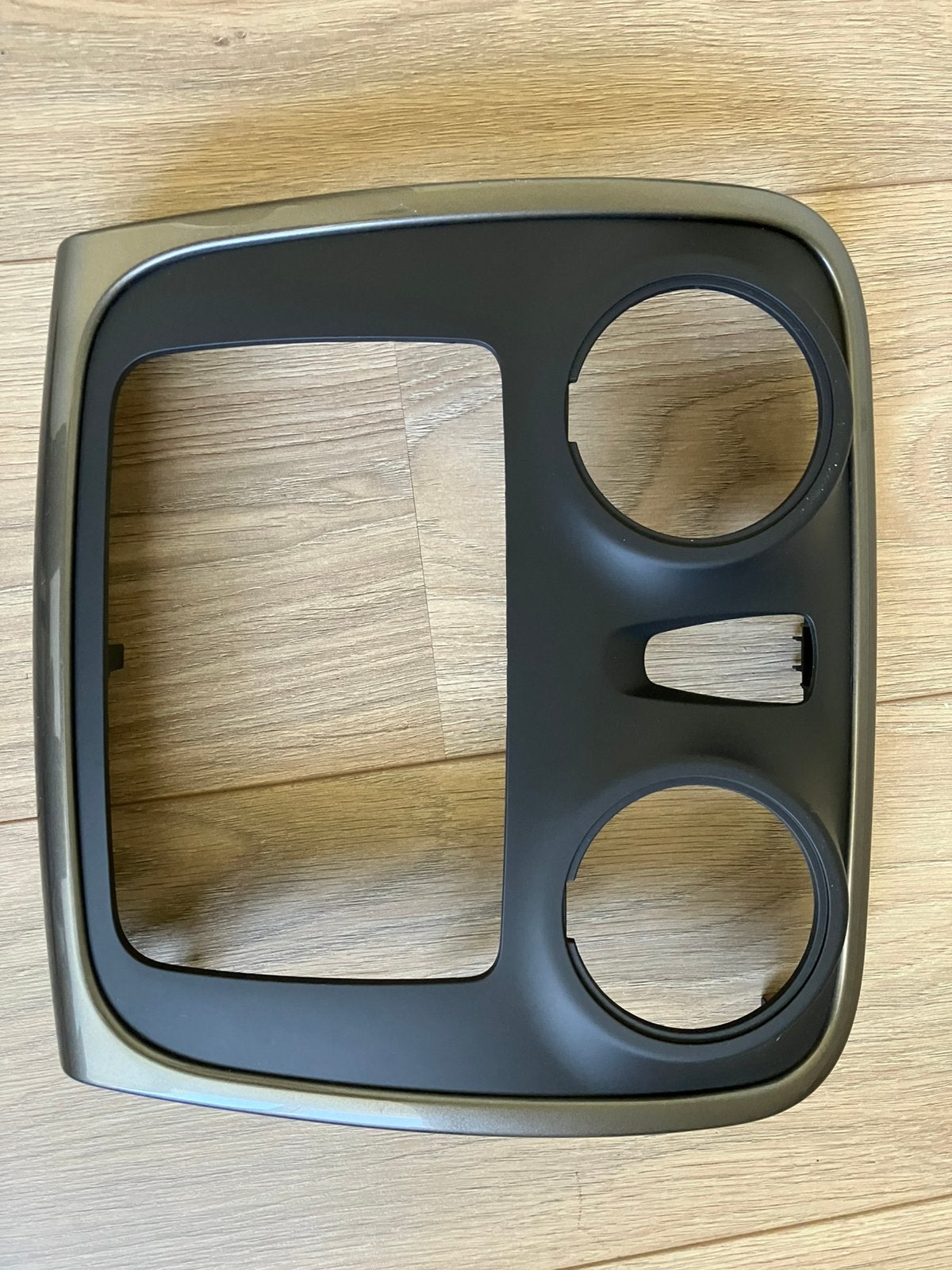Dacia Sandero radio console / middenconsole behuizing zwart, Ophalen of Verzenden, Gebruikt, Dacia