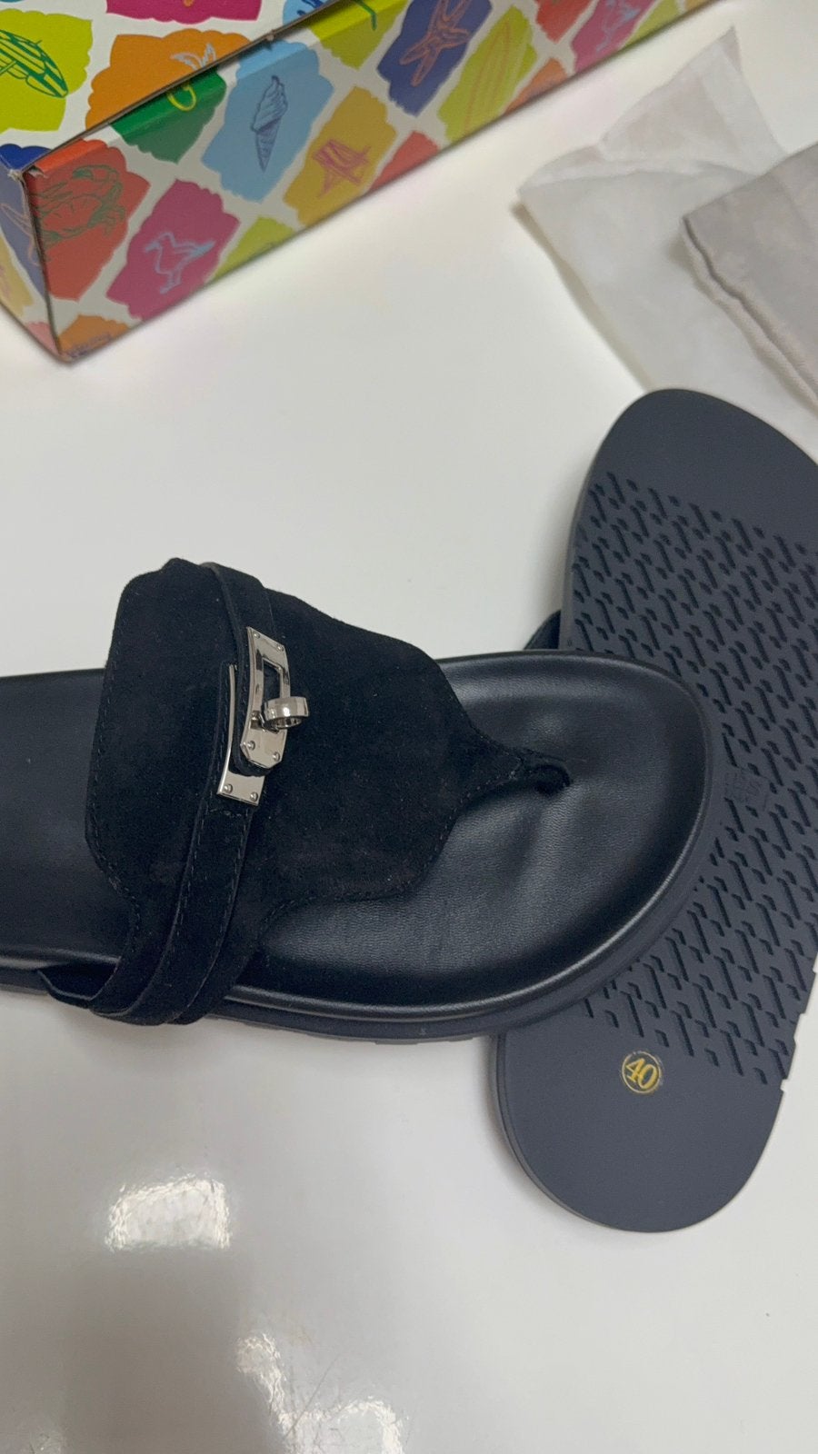 Nieuwe Slippers Kelly Buckle, Kleding | Dames, Schoenen, Ophalen of Verzenden, Nieuw, Zwart