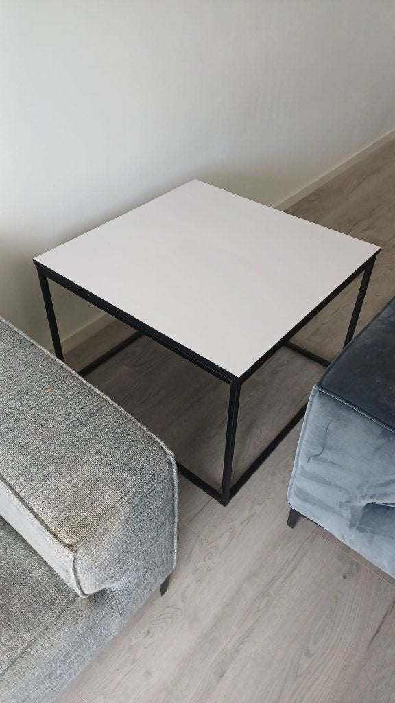 Bijzettafel met stalen Frame en HPL blad, Metaal of Aluminium, Vierkant, Zo goed als nieuw, 75 cm of meer