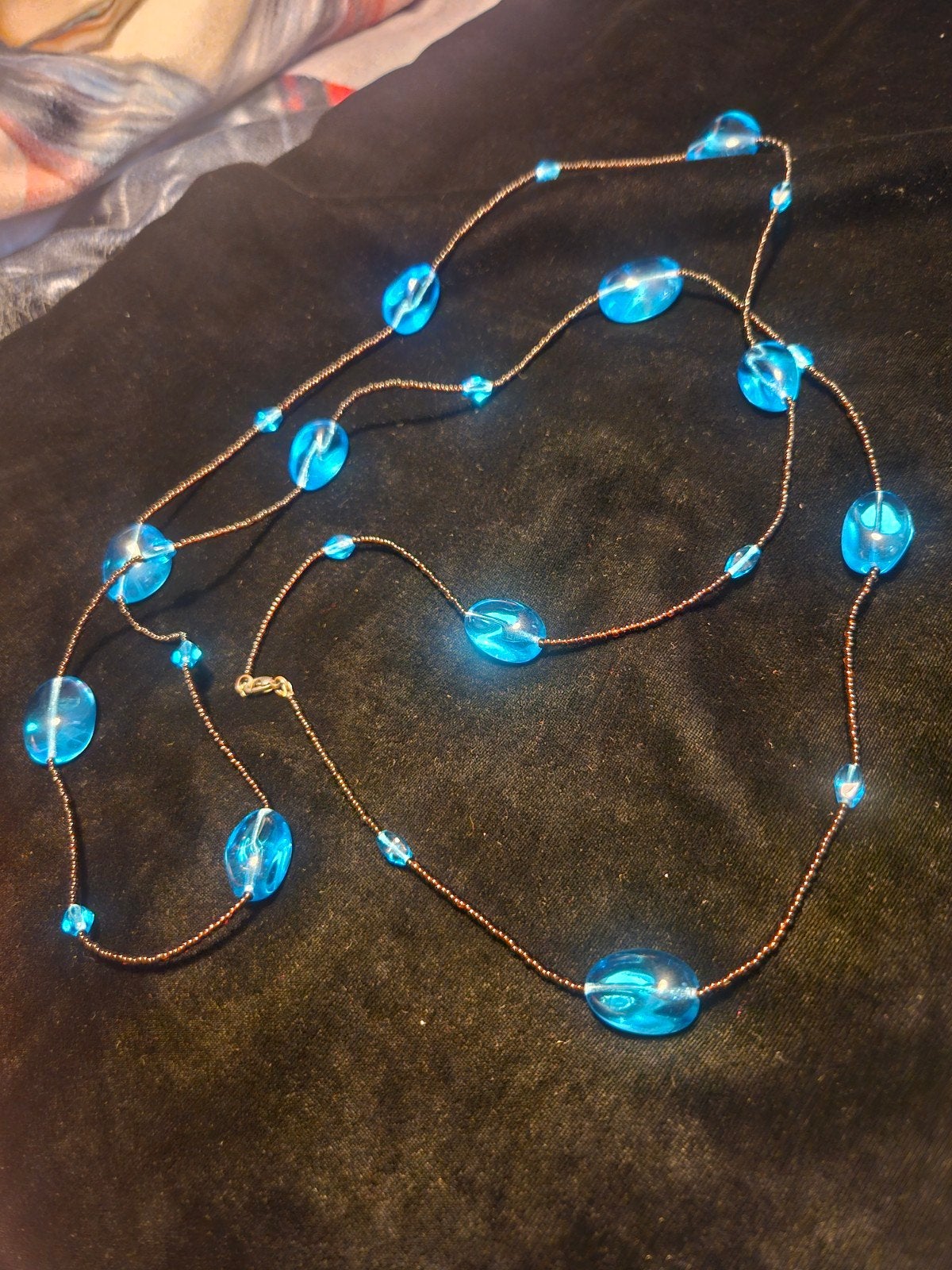 Lange blauwe kralenketting, Sieraden, Tassen en Uiterlijk, Ophalen of Verzenden, Gebruikt, Blauw, Kunststof