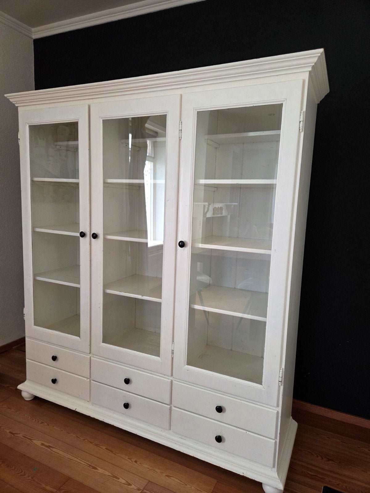 Witte Landelijke Vitrinekast / Buffetkast met Glazen Deuren, Huis en Inrichting, Ophalen, Gebruikt, Met deur(en), 150 tot 200 cm