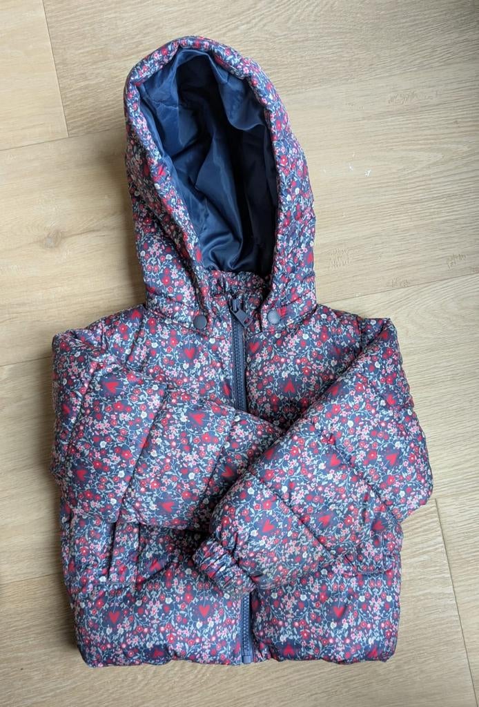 Winterjas maat 98 met bloemenprint en hartjes, Ophalen of Verzenden, Zo goed als nieuw, Meisje, Jas