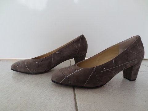 Attica suède pumps; beige; maat 38,5 ; nieuw, Attica, Pumps, Beige, Nieuw