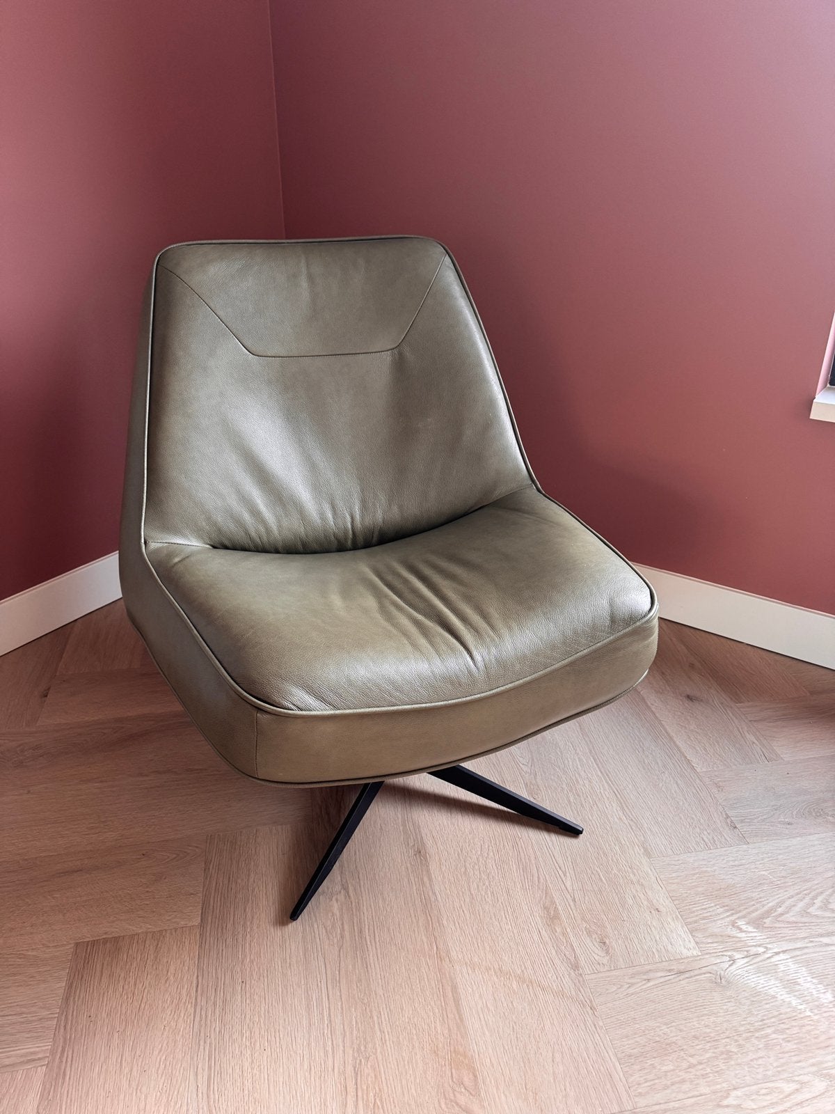 Draaifauteuil Albe - rundleder granada - moss groen, Huis en Inrichting, Ophalen, Zo goed als nieuw, 75 tot 100 cm, Leer