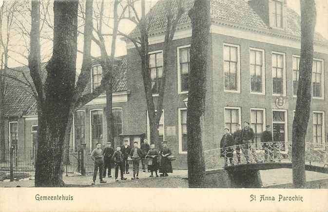 301-294-043 St.-Annaparochie Gemeentehuis, Ophalen of Verzenden, Voor 1920, Friesland