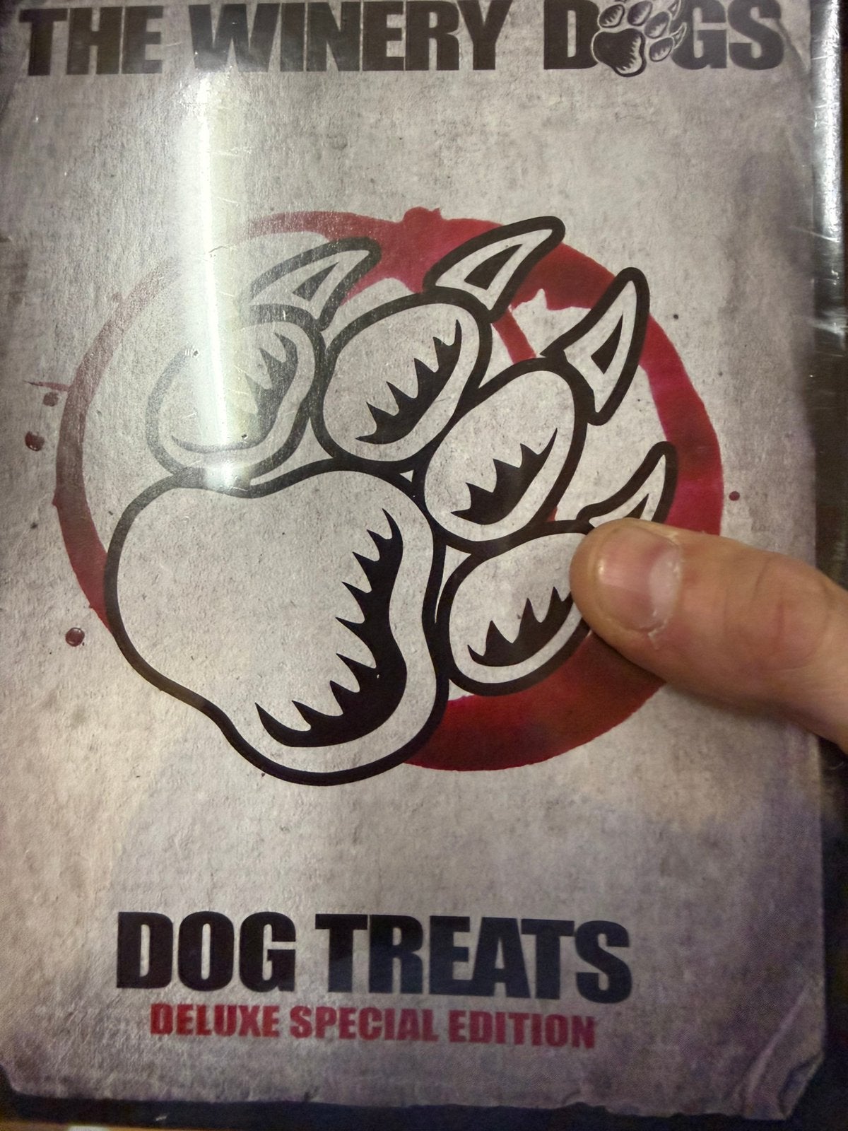 3 cd met dvd box The Winery Dogs ‎Dog Treats Deluxe geseald, Ophalen of Verzenden, Zo goed als nieuw