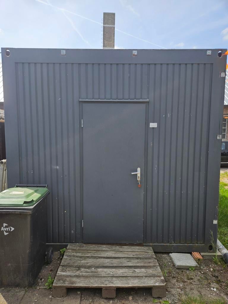 Geïsoleerde woonunit / container met ramen en laminaat, Doe-het-zelf en Verbouw, Glas en Ramen, Ophalen of Verzenden
