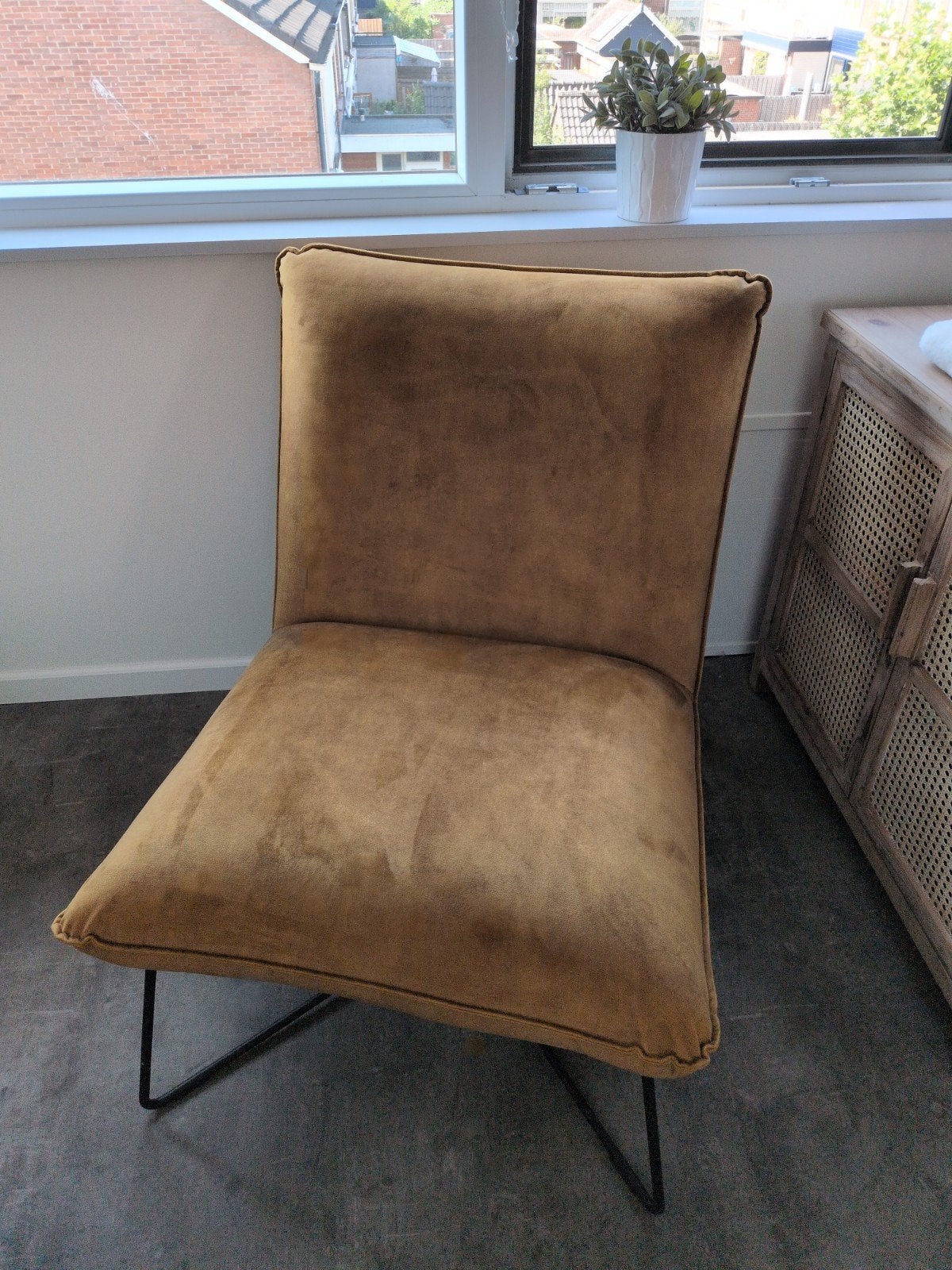 Pronto Wonen fauteuil mosterdgeel/oker velours - z.g.a.n., Huis en Inrichting, Fauteuils, Ophalen, Zo goed als nieuw, Stof
