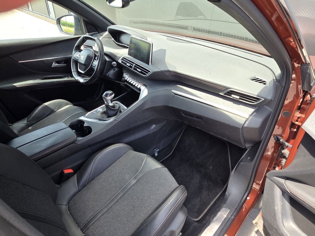 Peugeot 3008 1.2 PureTech GT Line, Gebruikt, Euro 6, 1199 cc, Bruin