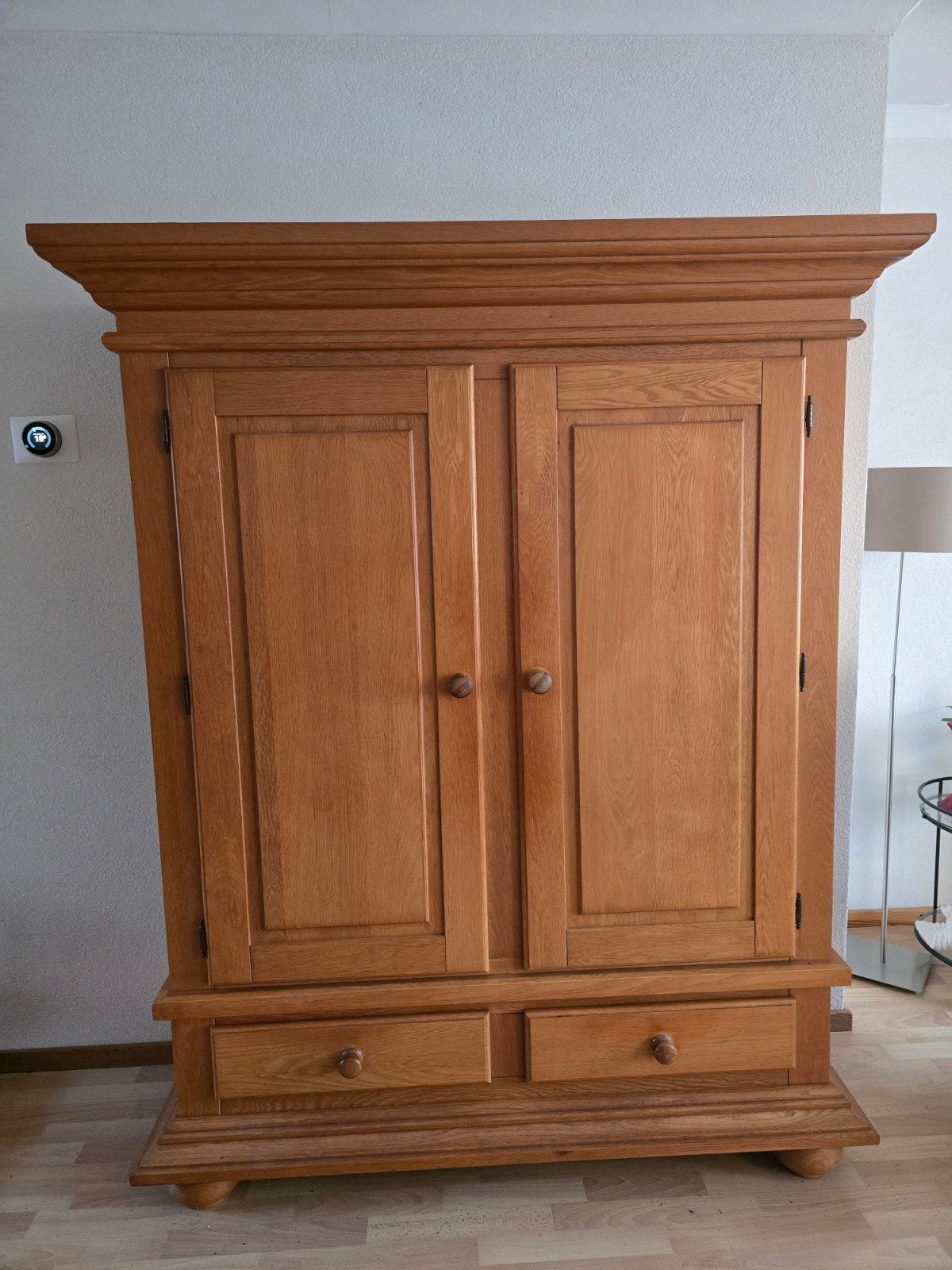 Degelijke en stevige blank eiken kast in nette staat, Ophalen, Zo goed als nieuw, Eikenhout, Met lade(s)