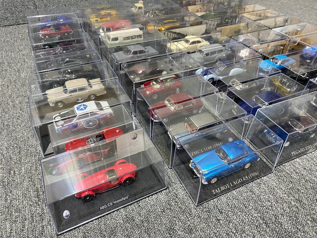 50x Franse + Engels tijdschrijfmodellen 1:43 ATLAS IXO etc, Auto, Onbekend, Zo goed als nieuw, Onbekend