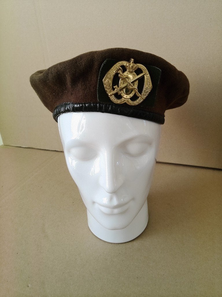 Vintage leger baret Landmacht Geneeskundige Dienst Maat 60