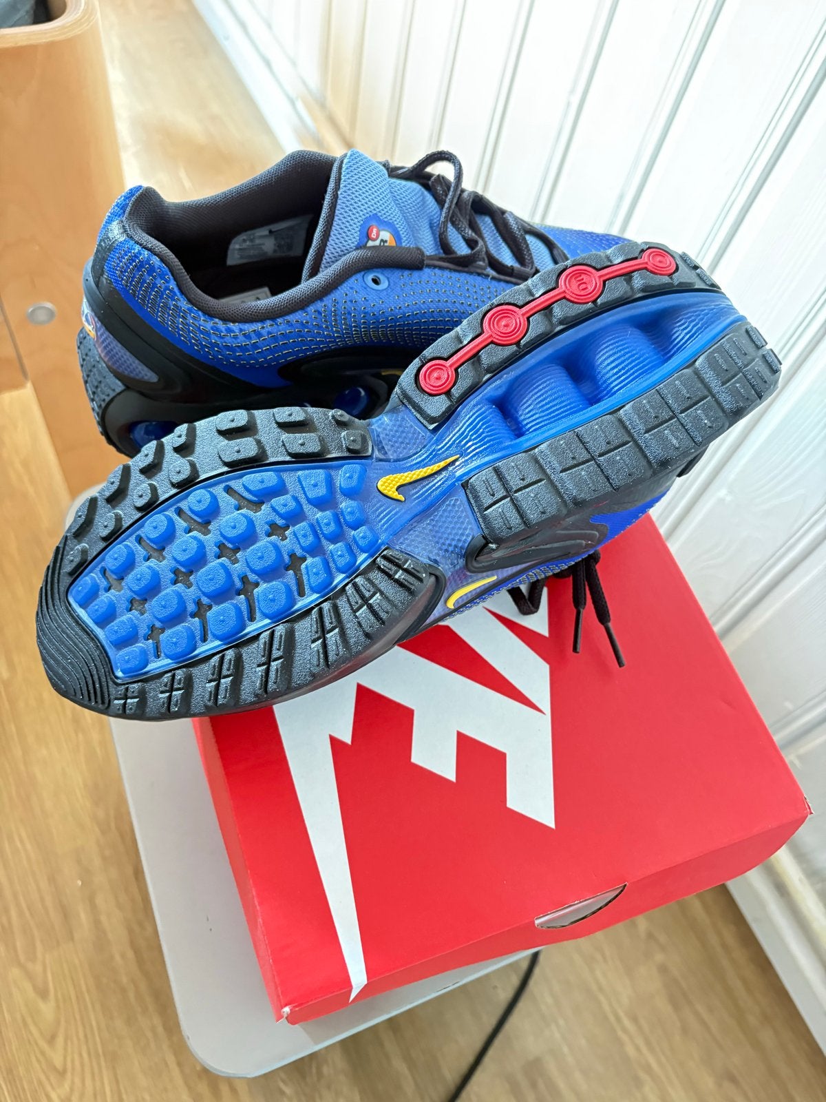 Nieuwe Nike Air Max DN - Lyon Blue/Varsity Maize-Polar, Ophalen of Verzenden, Nieuw, Blauw, Sneakers of Gympen