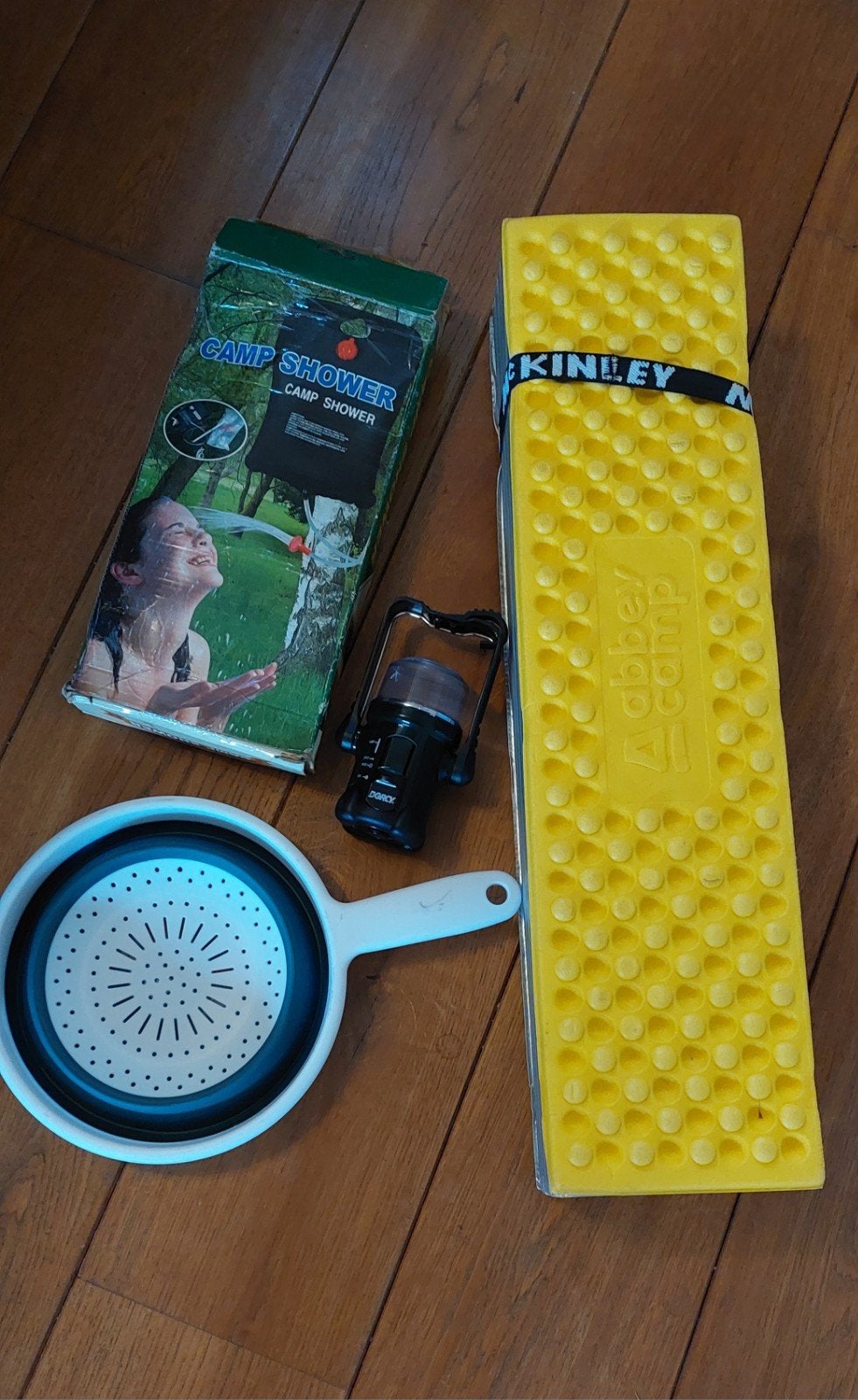 Camping - diversen (slaapmatje, lamp, vergiet, douche), Ophalen, Gebruikt