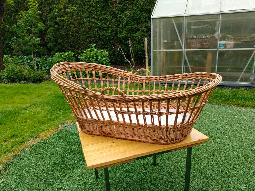 Vintage !  Rieten/ Rotan wieg !, Ophalen, Gebruikt, Wieg