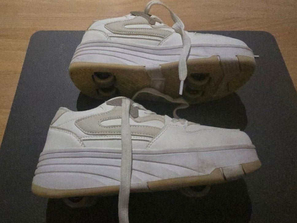 Witte rolschoenen / skateschoenen - Maat 37, Ophalen of Verzenden, Zo goed als nieuw, Overige typen