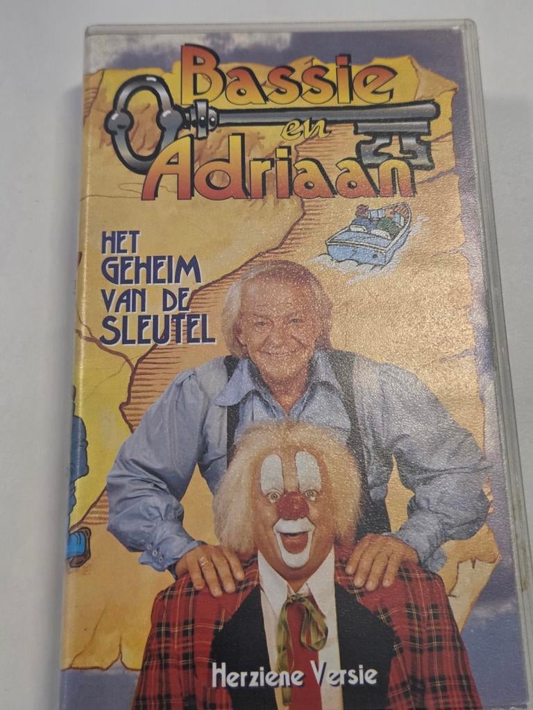 Bassie en Adriaan videoband collecters item, Cd's en Dvd's, VHS | Kinderen en Jeugd, Alle leeftijden, Ophalen of Verzenden, Kinderprogramma's en -films