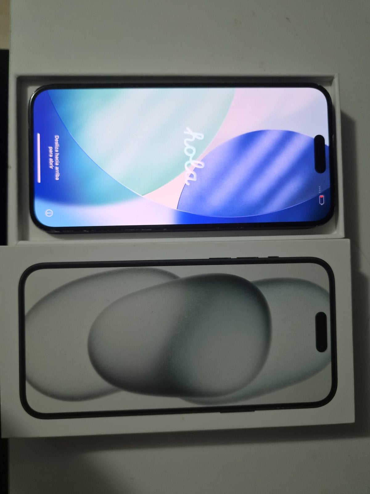 iPhone 15 Plus Zwart - Barst achterkant (niet goed zichtbaar, 256 GB, Gebruikt, Zwart, Ophalen of Verzenden