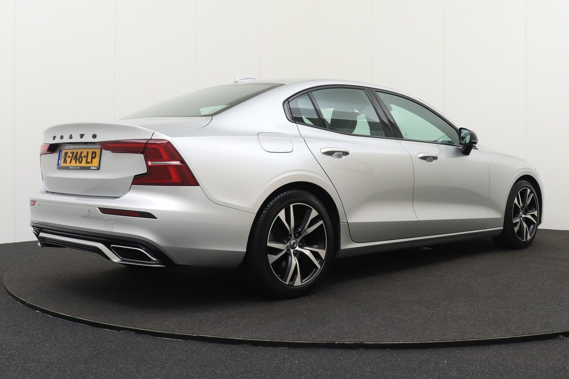 Volvo S60 2.0 198 PK B4 R-Design Elek.Trekhaak Memory Adapt., 4 cilinders, 1969 cc, S60, Bedrijf