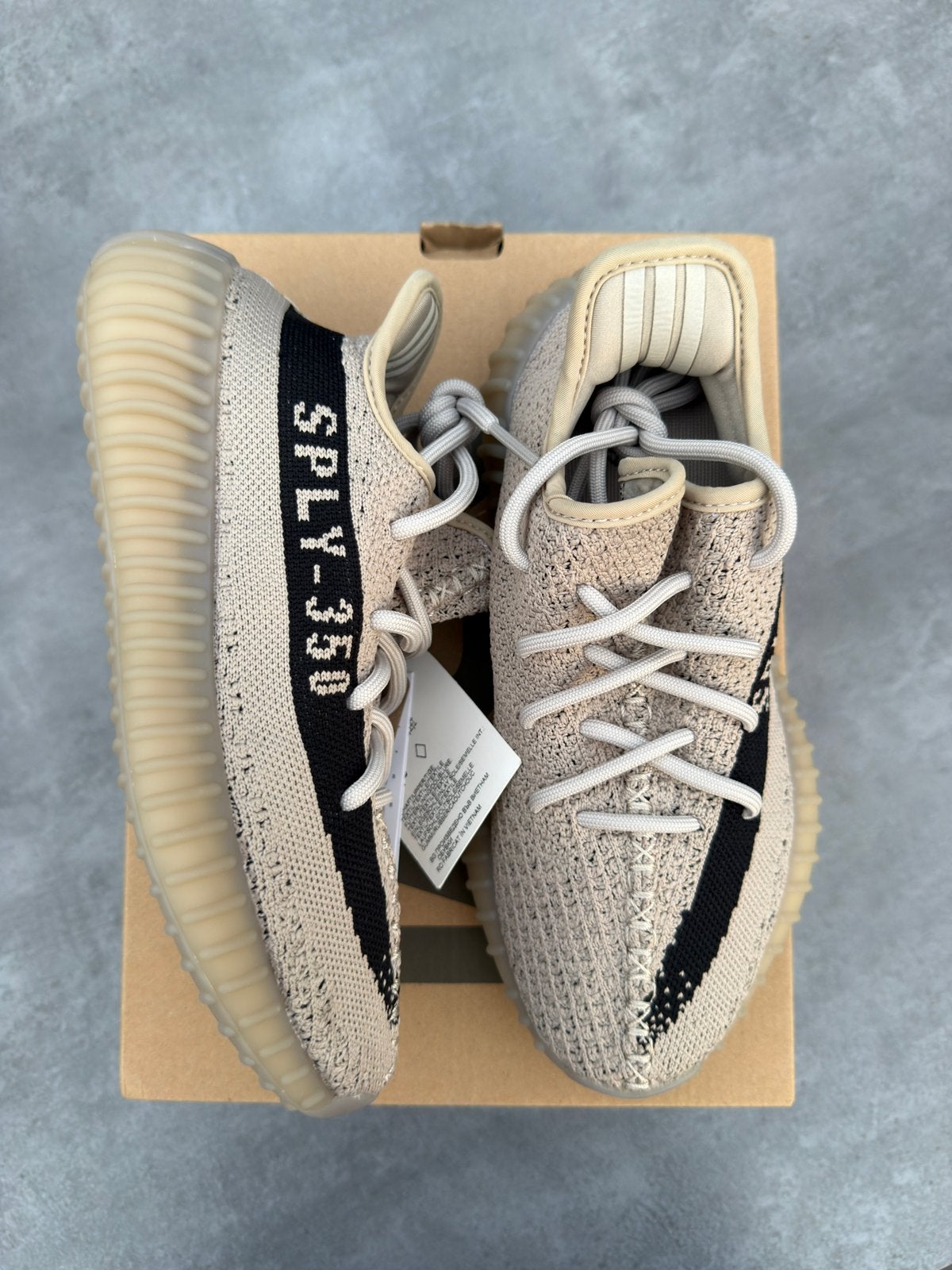 Adidas Yeezy 350 Slate - Maat 36, --, Nieuw, Ophalen of Verzenden, Sneakers of Gympen