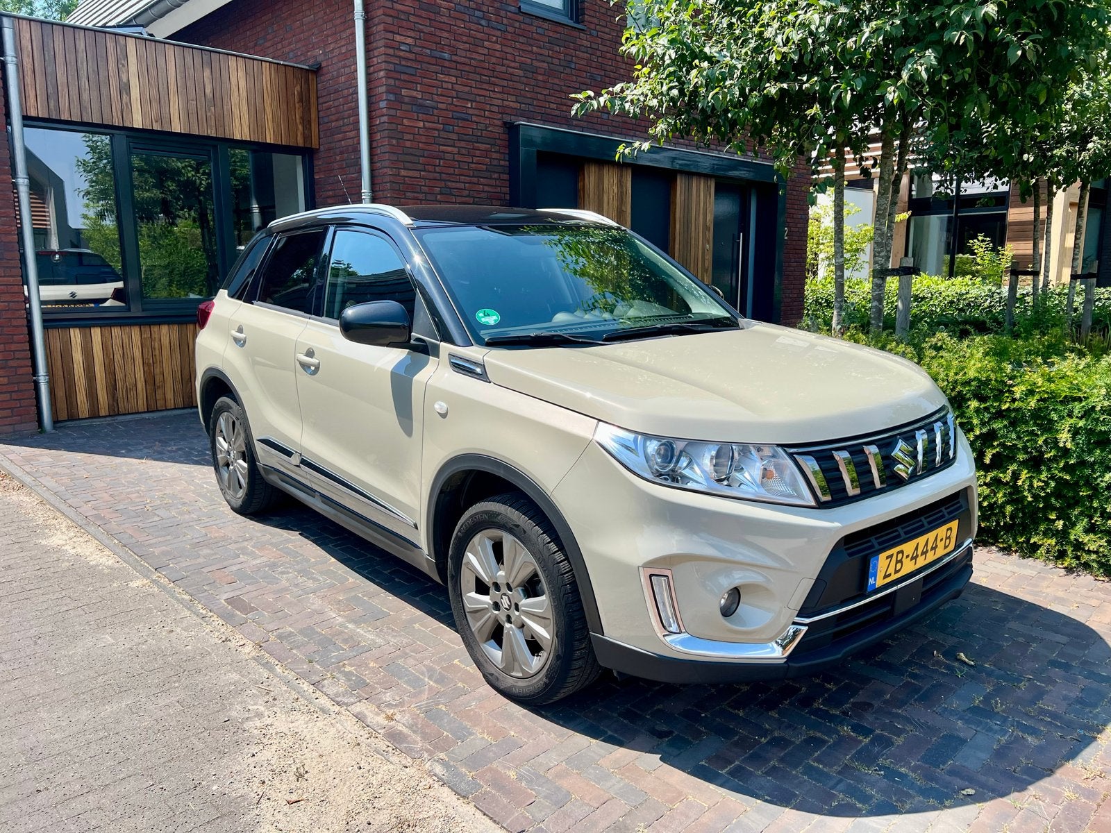 Suzuki Vitara 1.0 Boosterjet 112pk 2WD 2019 Bruin, Voorwielaandrijving, Stof, Zwart, Bruin