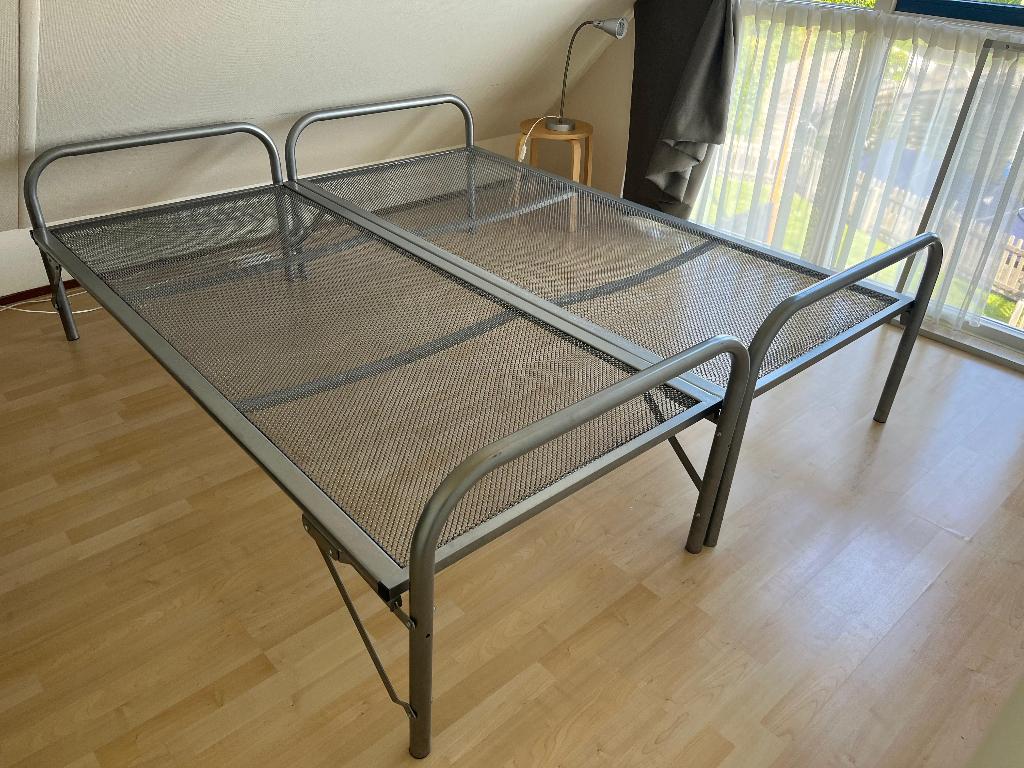 2x2 stalen bedden met onderschuif bed, incl. spiraalbodem, Ophalen, Gebruikt, 90 cm, Eenpersoons