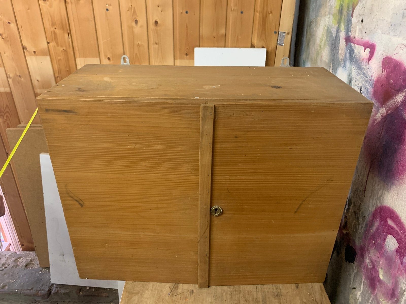 Vintage houten kastje met 2 deurtjes, Ophalen of Verzenden