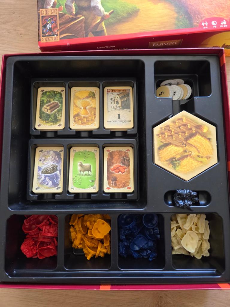 Catan basisspel - Plastic versie - Zo goed als nieuw, Drie of vier spelers, Ophalen of Verzenden, Zo goed als nieuw, 999 Games