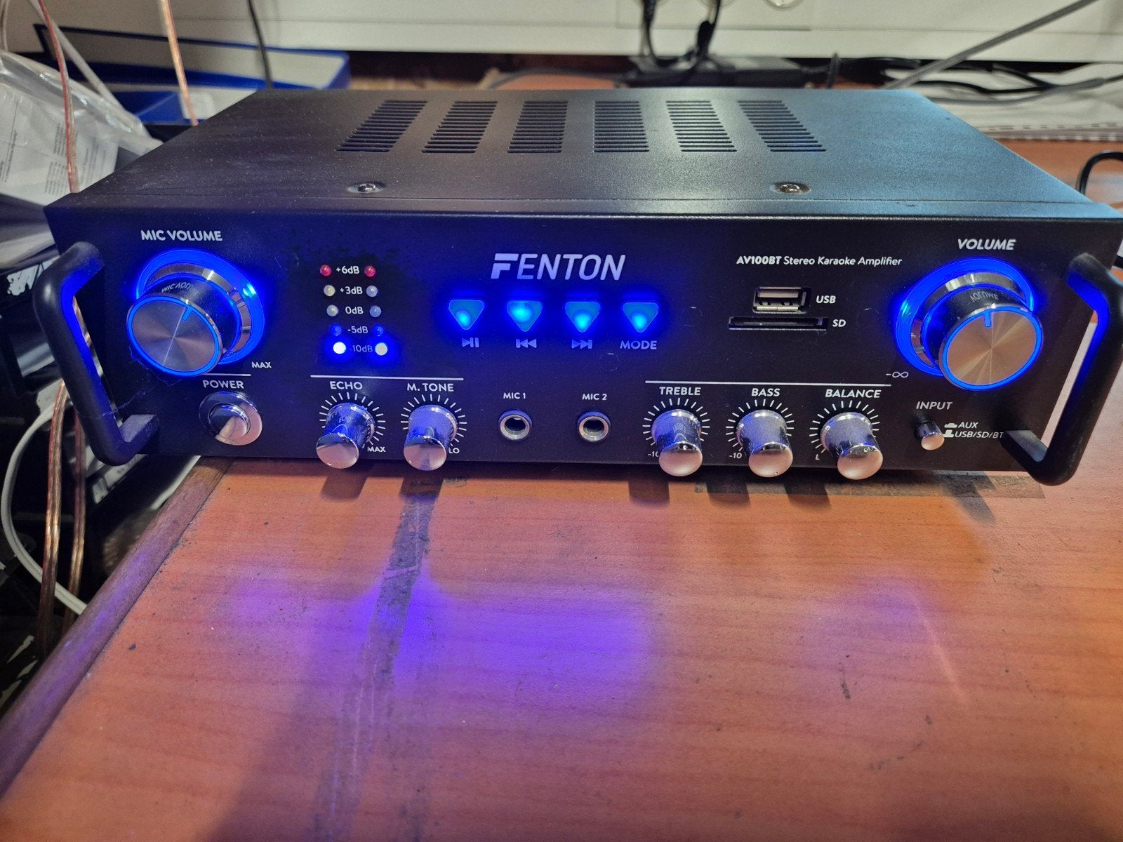 Fenton AV100BT Stereo Karaoke Versterker, Audio, Tv en Foto, Overige merken, Gebruikt, Ophalen of Verzenden, Minder dan 60 watt