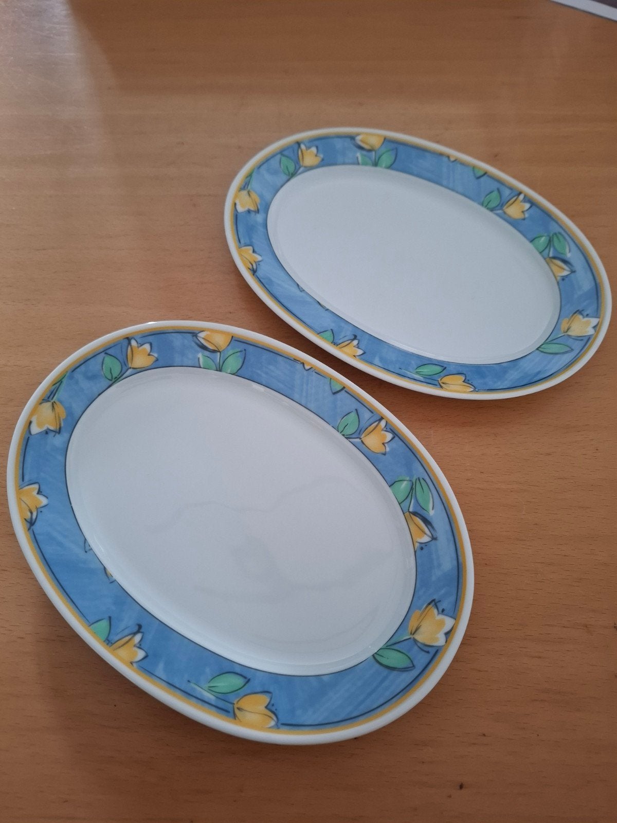 2 ovale schaaltjes, Huis en Inrichting, Keuken | Servies, Ophalen of Verzenden, Porselein, Overige stijlen, Schaal of Schalen