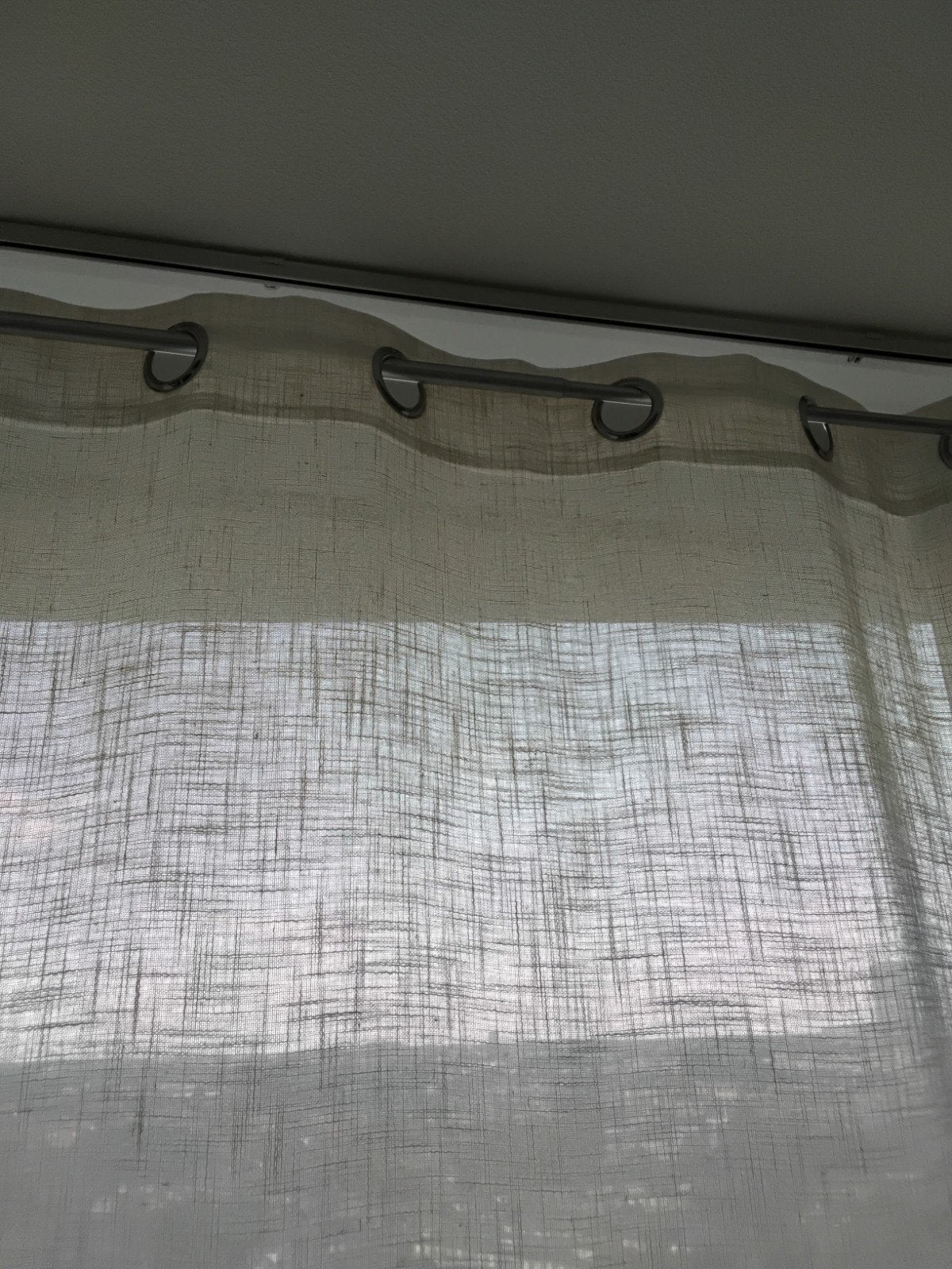 Licht linnenkleurige gordijnen met verstelbare stang, Ophalen, Lichtdoorlatend, Crème, Zo goed als nieuw