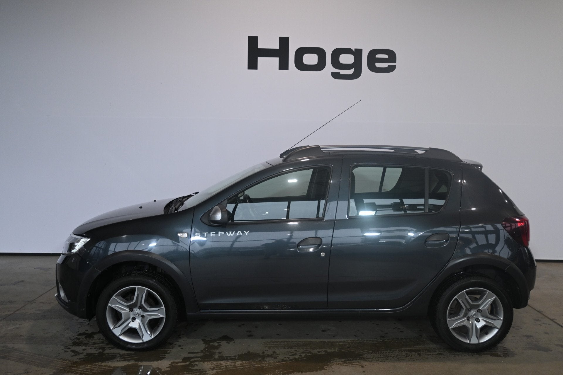 Dacia Sandero 0.9 TCe Stepway Tech Road Airco Navigatie Trek, Auto's, 898 cc, Stof, Met garantie (alle), Bedrijf
