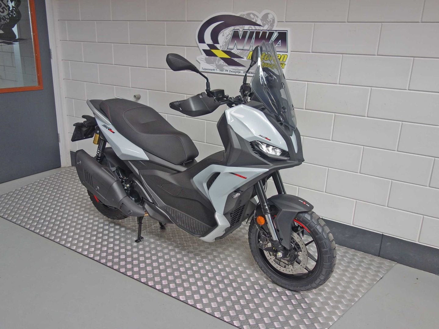 APRILIA SR GT 400, 400 cc, Scooter, Bedrijf, Onbekend