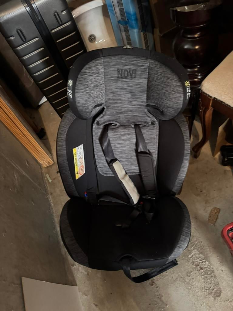 Auto stoel met isofix novi golaith, Overige merken, 15 t/m 36 kg, Ophalen of Verzenden, Zo goed als nieuw