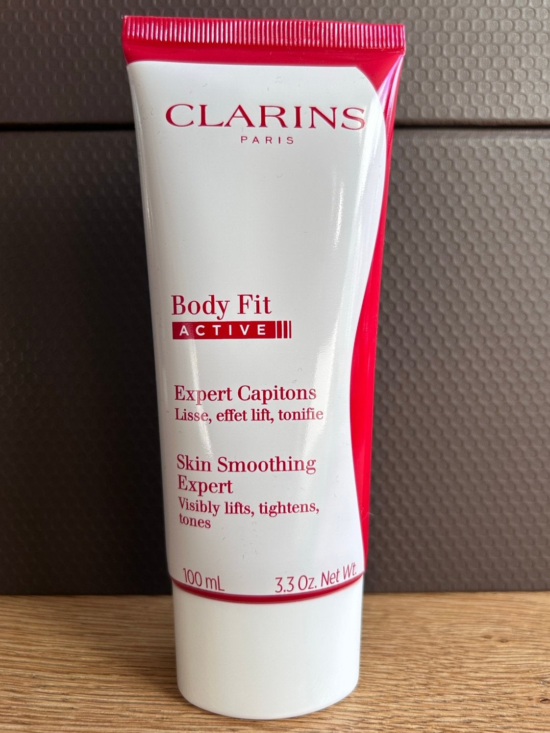 Clarins - Body Fit Active - Skin Smoothing- 100 ml - Nieuw, Ophalen of Verzenden, Nieuw, Bodylotion, Crème of Olie