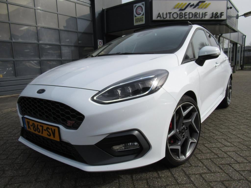 Ford Fiesta 1.5 EcoBoost ST-3 / Org NL! / Recaro / PANO / NA, Voorwielaandrijving, Gebruikt, Wit, Origineel Nederlands