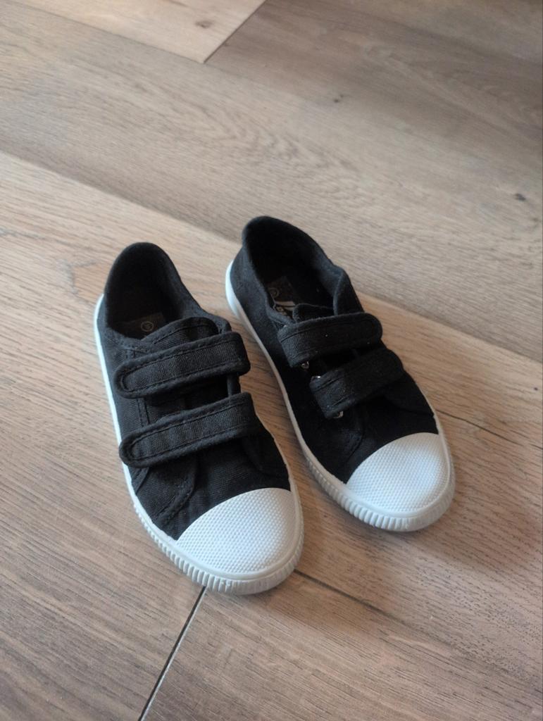 Zwarte gymschoenen maat 30 - Ideaal voor gymles!, Kinderen en Baby's, Kinderkleding | Schoenen en Sokken, Gebruikt, Ophalen of Verzenden