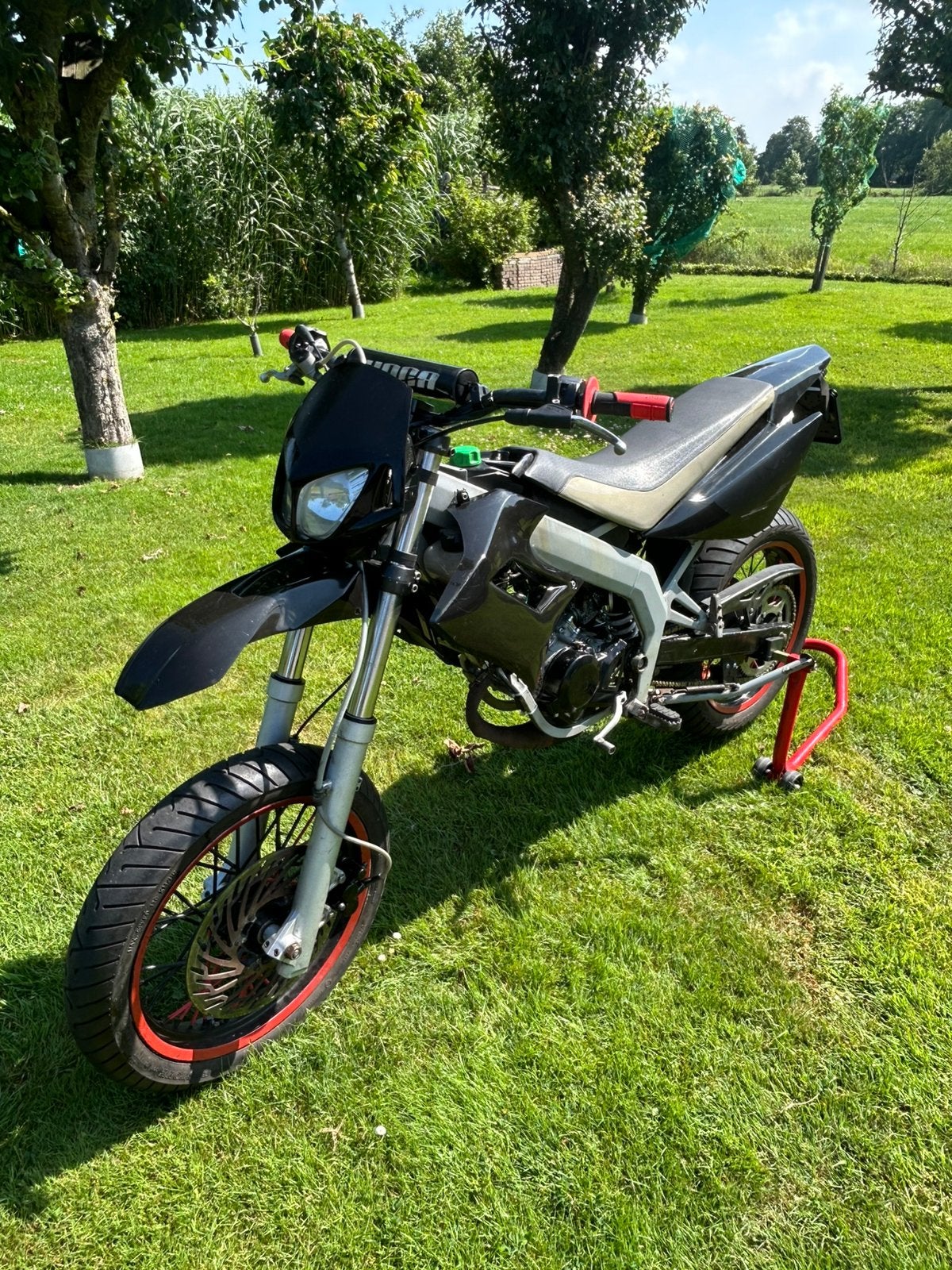 Derbi Senda DRD, Fietsen en Brommers, Brommers | Derbi, Ophalen, Maximaal 45 km/u, Zo goed als nieuw, 50 cc